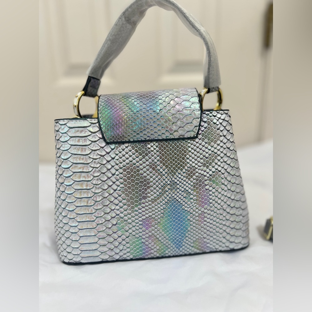 Silver Iridescent Satchel - Picture 4 of 11